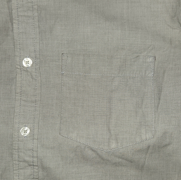 Old Navy Slim Fit Short Sleeve Button-Down Shirt with Pocket (Medium) - Picture 4 of 5